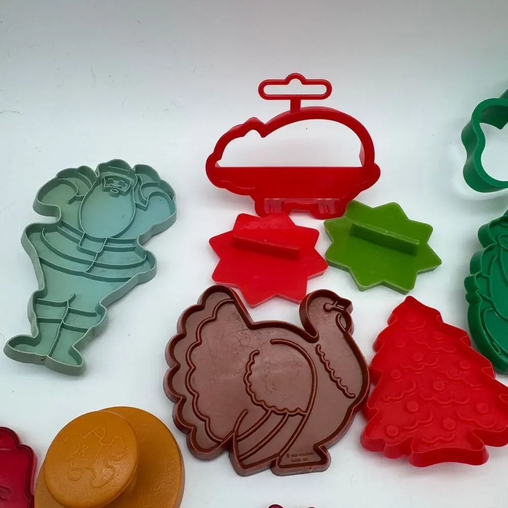 Vintage Lot 40 Cookie Cutters Holiday Christmas Thanksgiving Owl Snowman